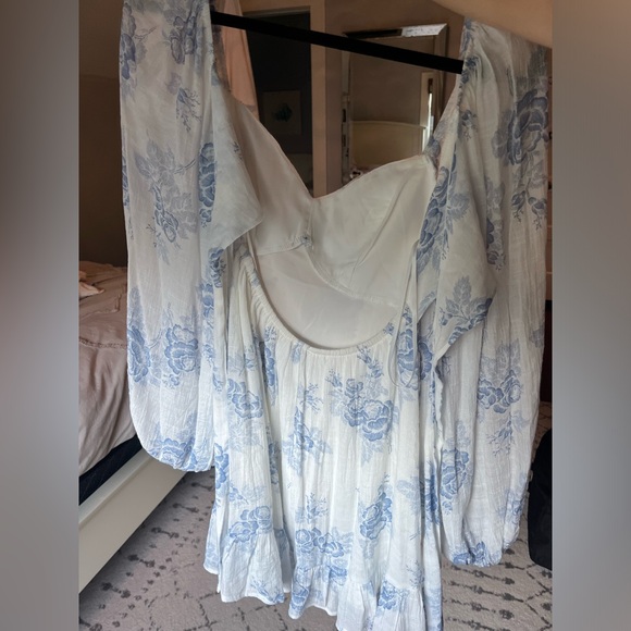 Hello Molly White Floral Long Sleeve Dress - Picture 4 of 5